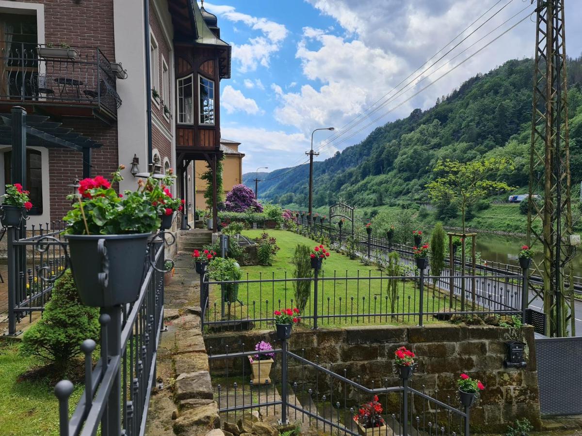 Apartamento Labsky Dvur Hřensko Exterior foto