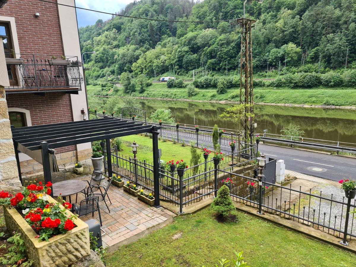 Apartamento Labsky Dvur Hřensko Exterior foto