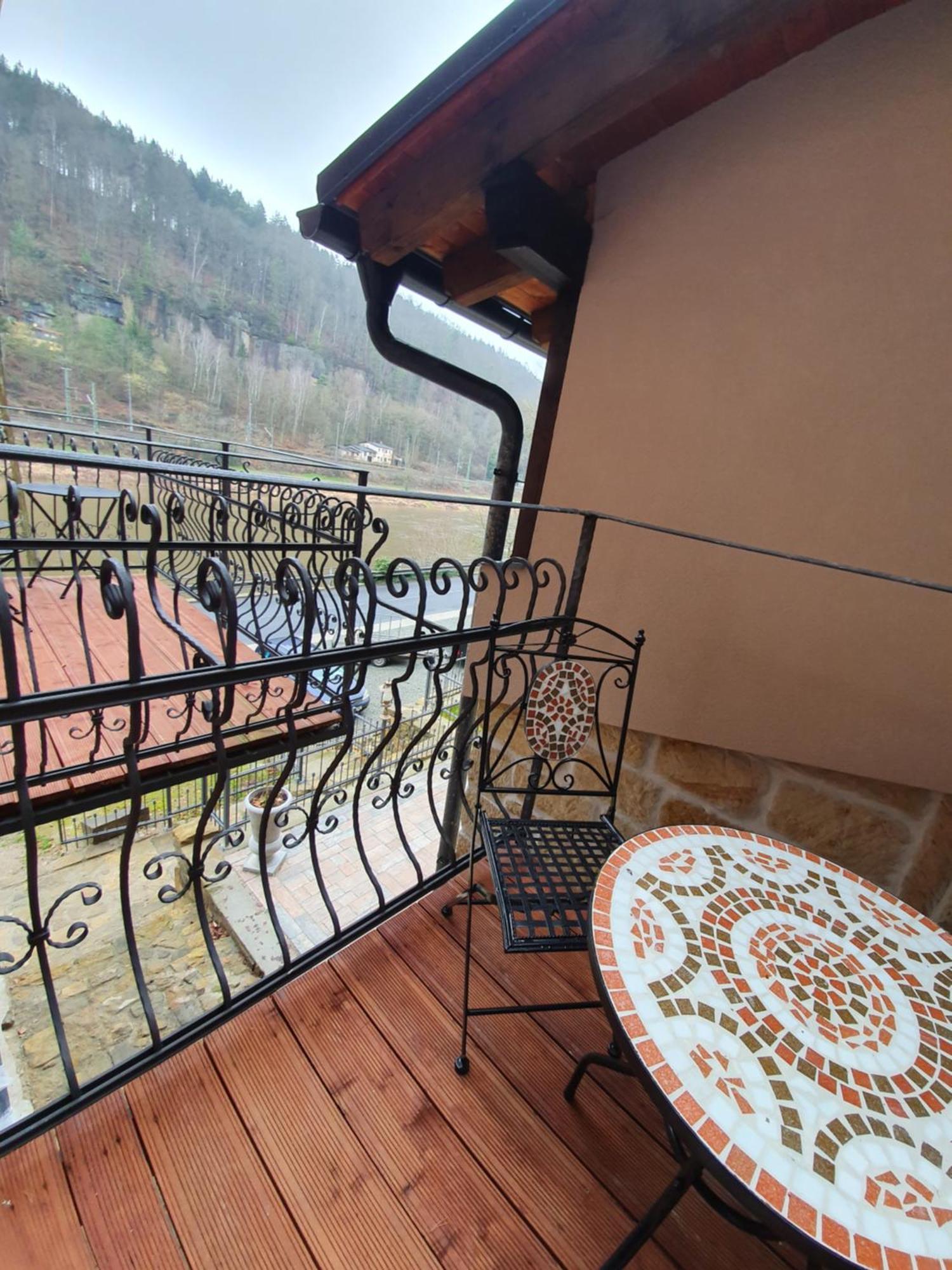 Apartamento Labsky Dvur Hřensko Exterior foto